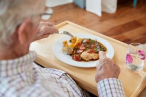 préparation des repas pour personnes âgées à Lyon
